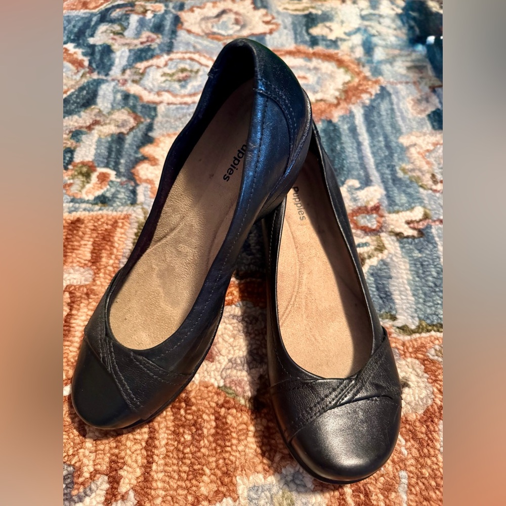 NWOT Hush Puppie Women’s Classic Black Slip-On Shoes Sz 8